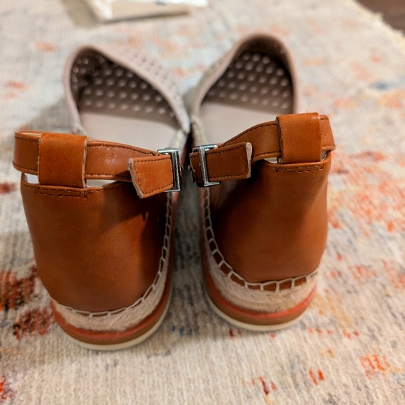 Vince Camuto Bredenna Leather Espadrilles - Picture 4 of 8
